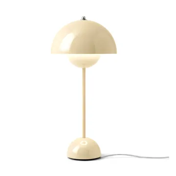 Flowerpot VP3 bordslampa - Ivory - &Tradition