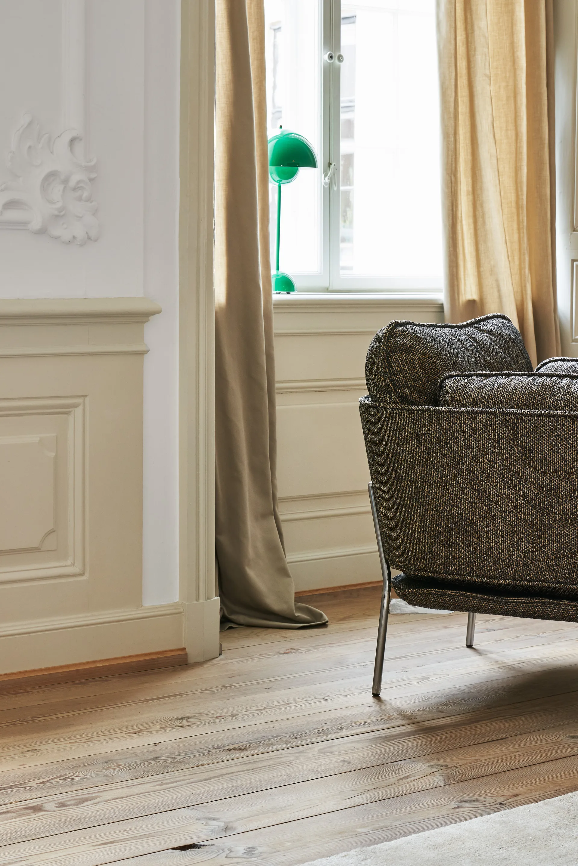 FlowerPot VP3 table lamp, Signal green &Tradition