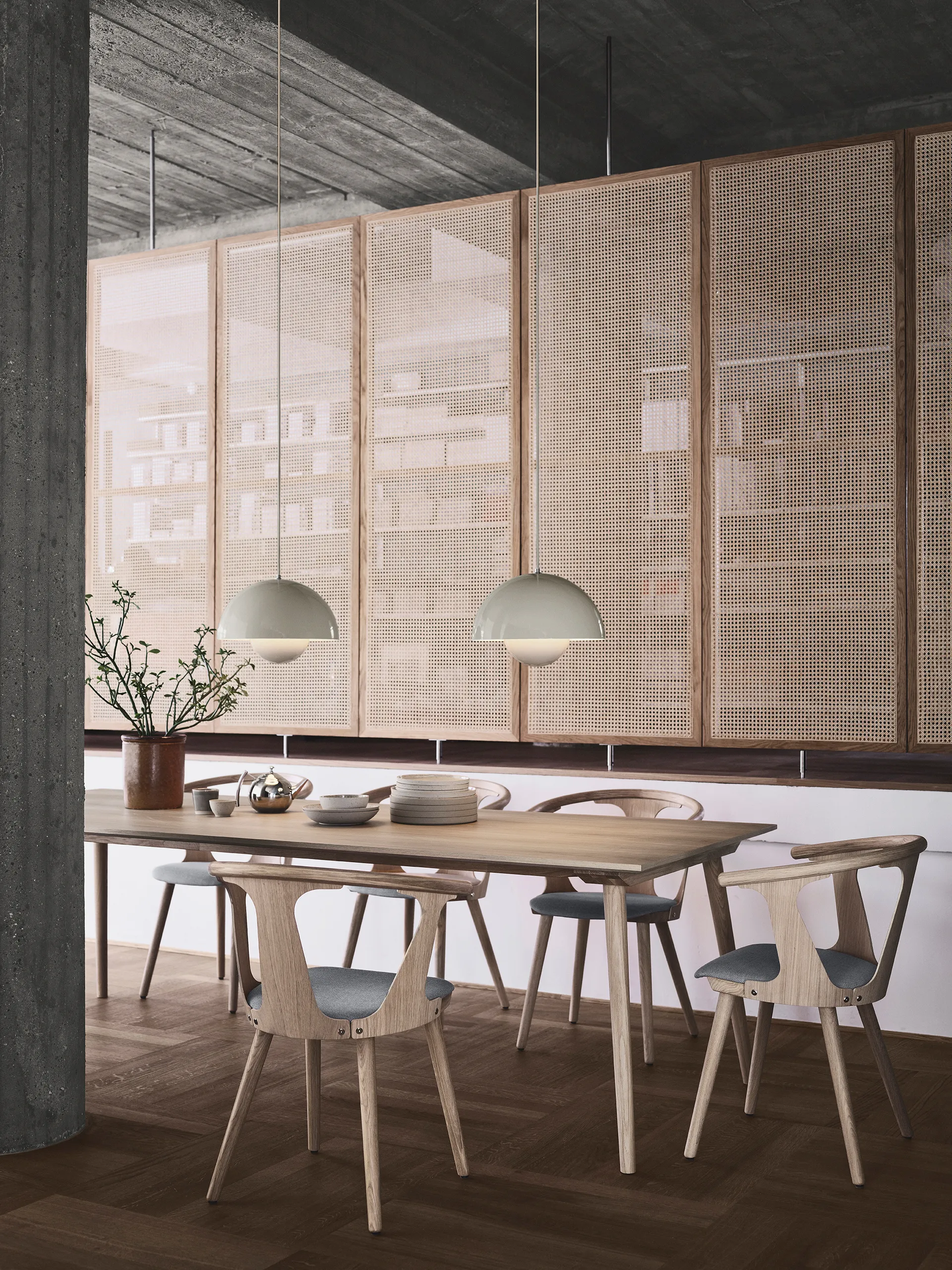 Flowerpot VP7 pendant lamp, grey-beige &Tradition
