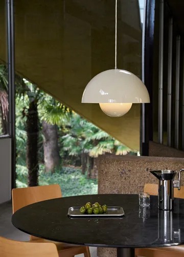 Flowerpot VP7 pendant lamp - Ivory - &Tradition