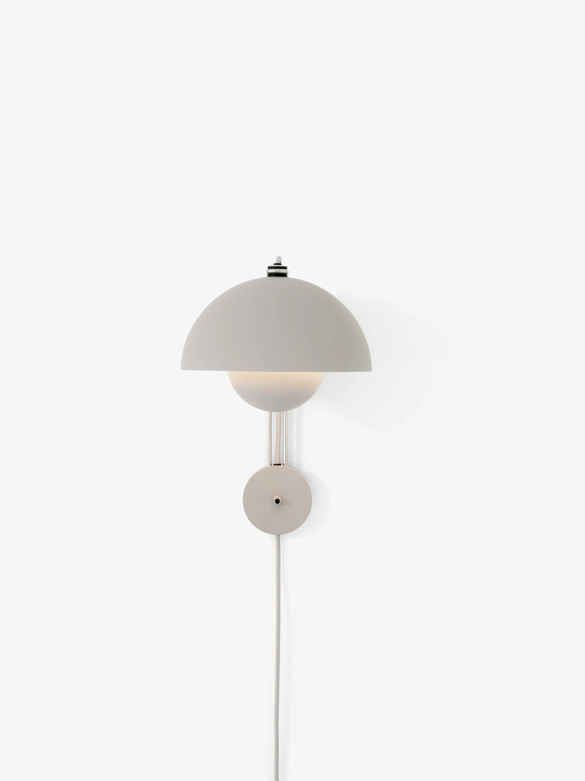 Flowerpot VP8 wall lamp, Matte light-grey &Tradition