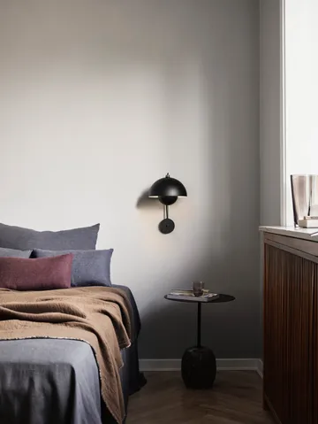 Flowerpot VP8 Wandleuchte - Matt black - &Tradition