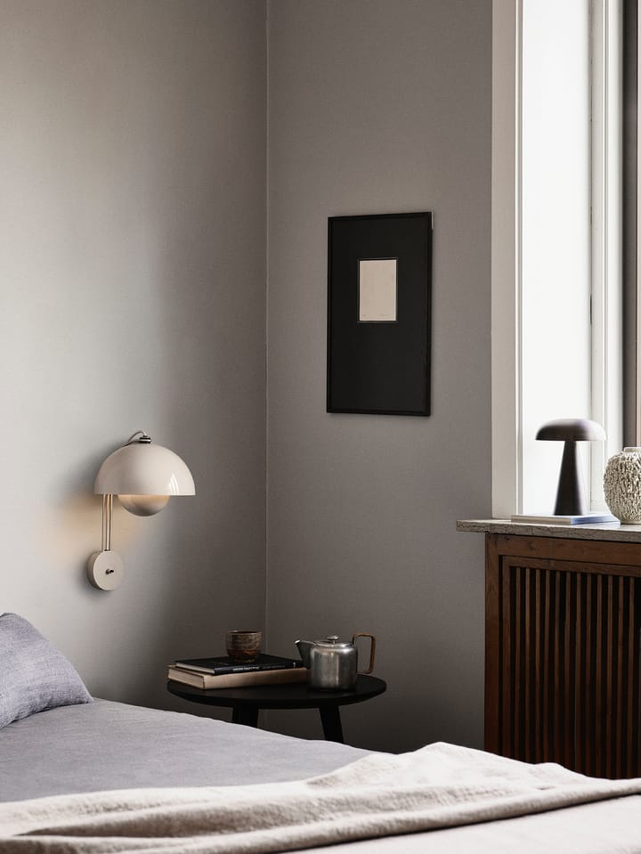 Flowerpot wall lamp VP8, Grey beige &Tradition