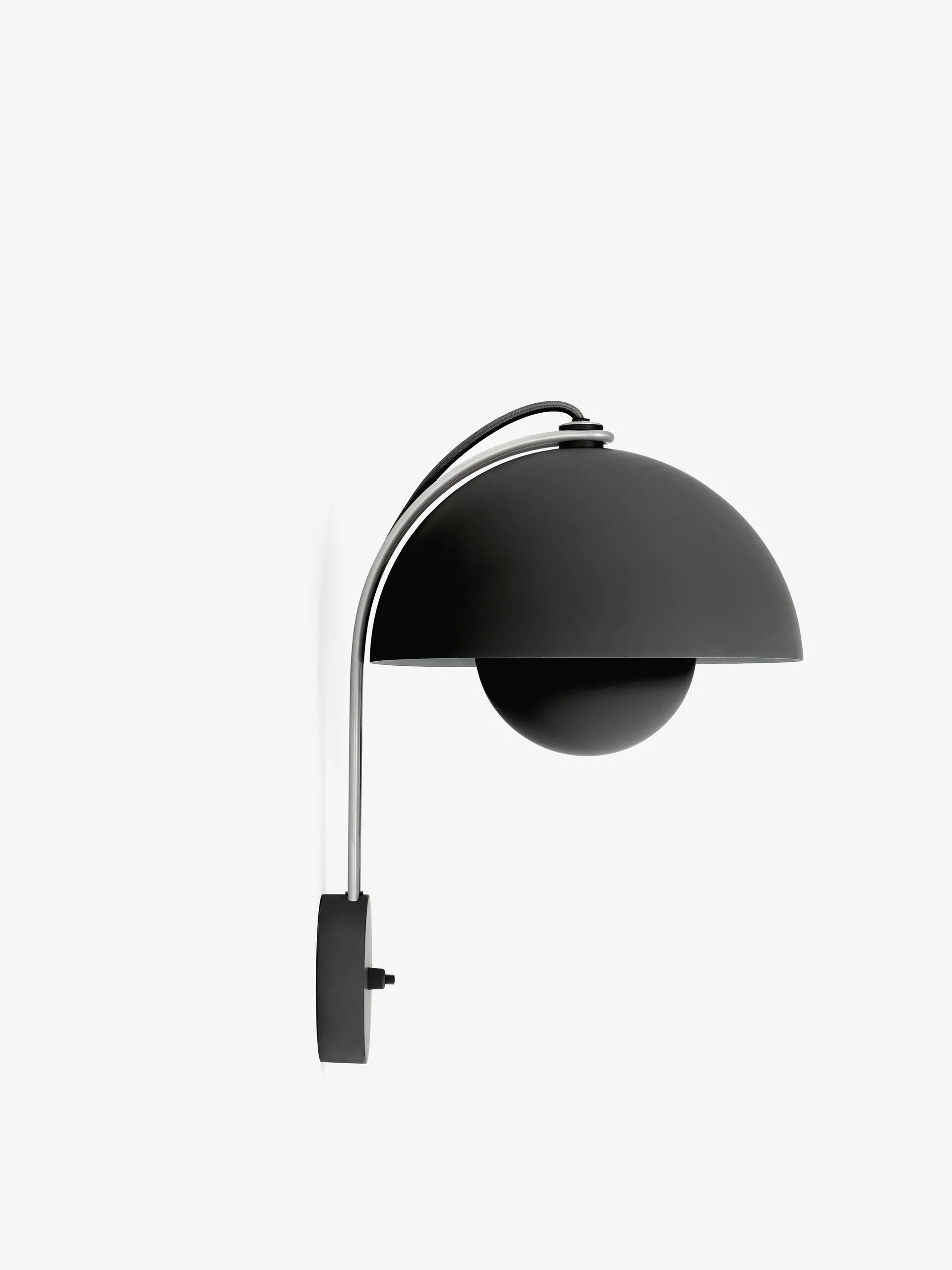 Flowerpot wall lamp VP8, Matte black &Tradition