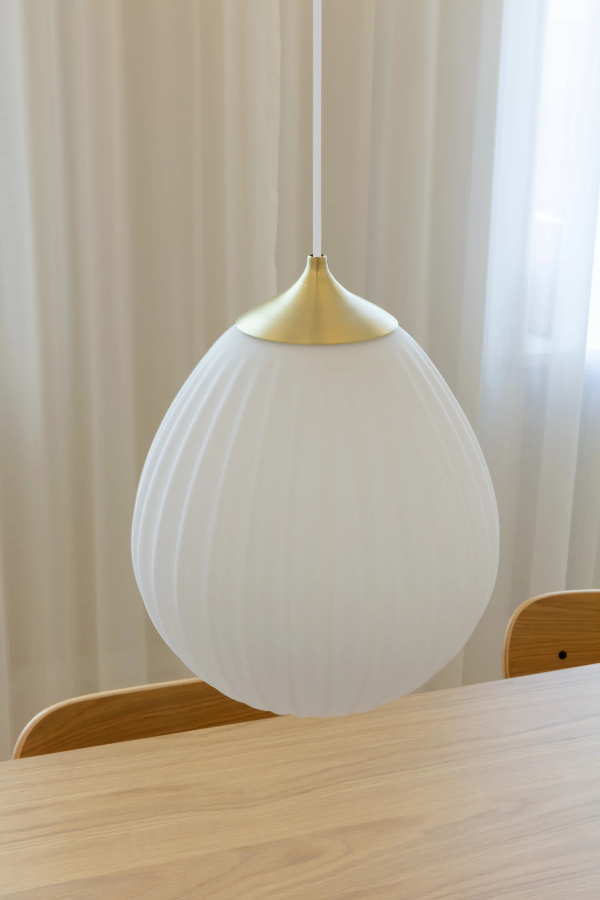 Around The World pendant medium, Brushed brass Umage