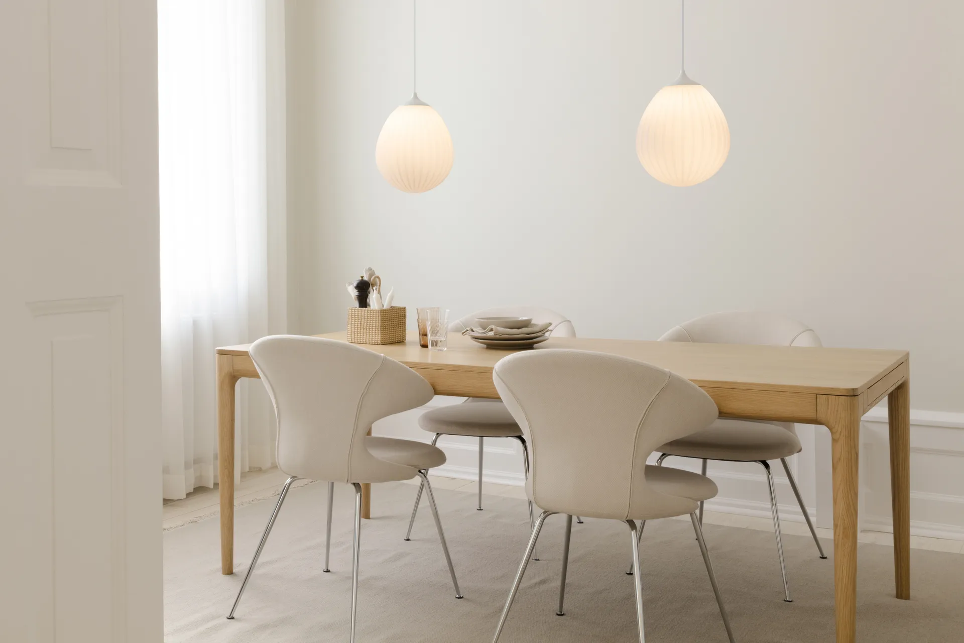 Around The World pendel medium, Vit Umage