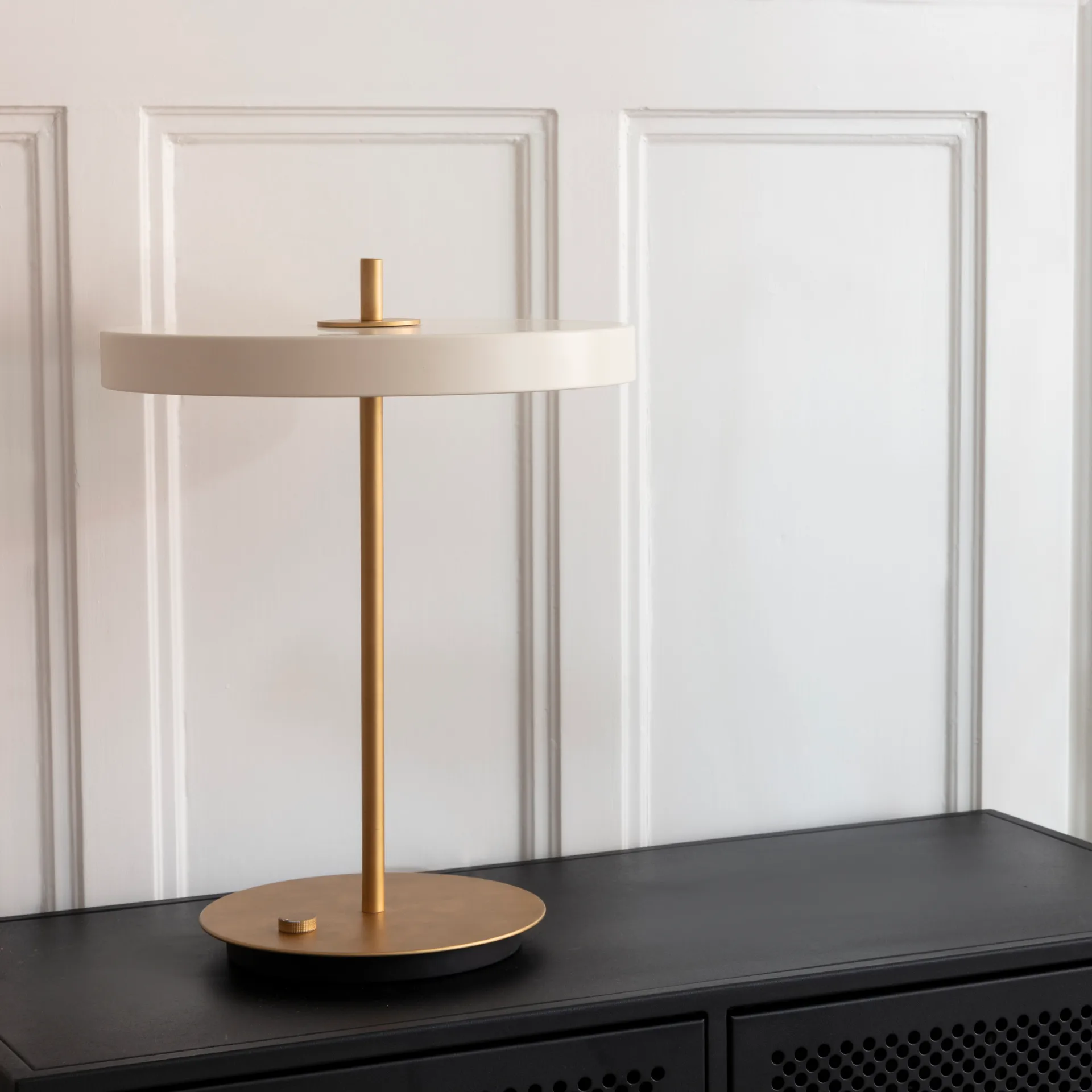 Asteria bordslampa, Pearl white Umage