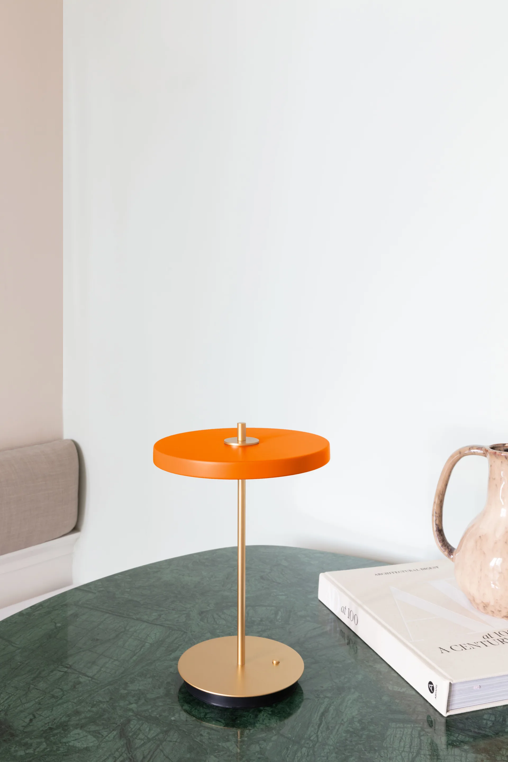 Asteria Move table lamp, Orange Umage