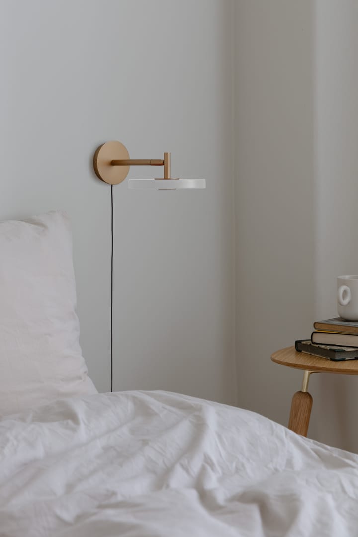 Asteria Wall short wall lamp, Pearl white Umage