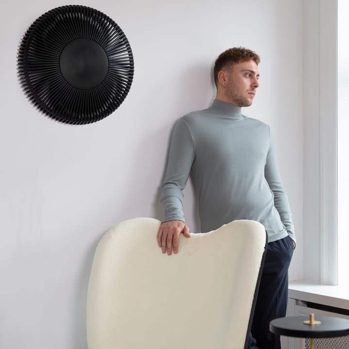 Clava Up v�ägglampa large, Svart ek Umage