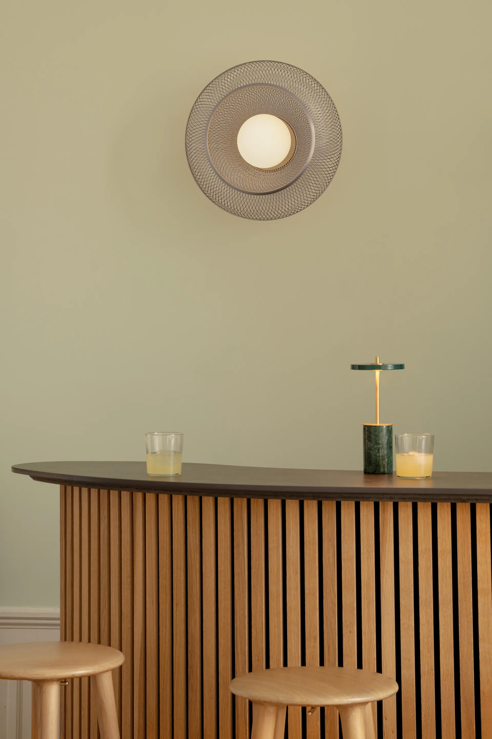 Faraday Up medium Deckenleuchte, Brushed Brass Umage