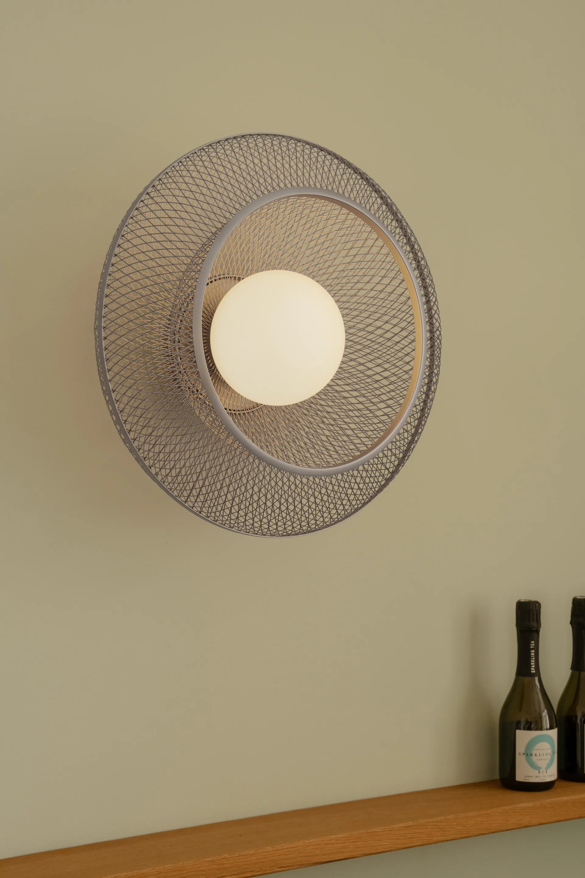 Faraday Up medium plafond, Brushed Brass Umage