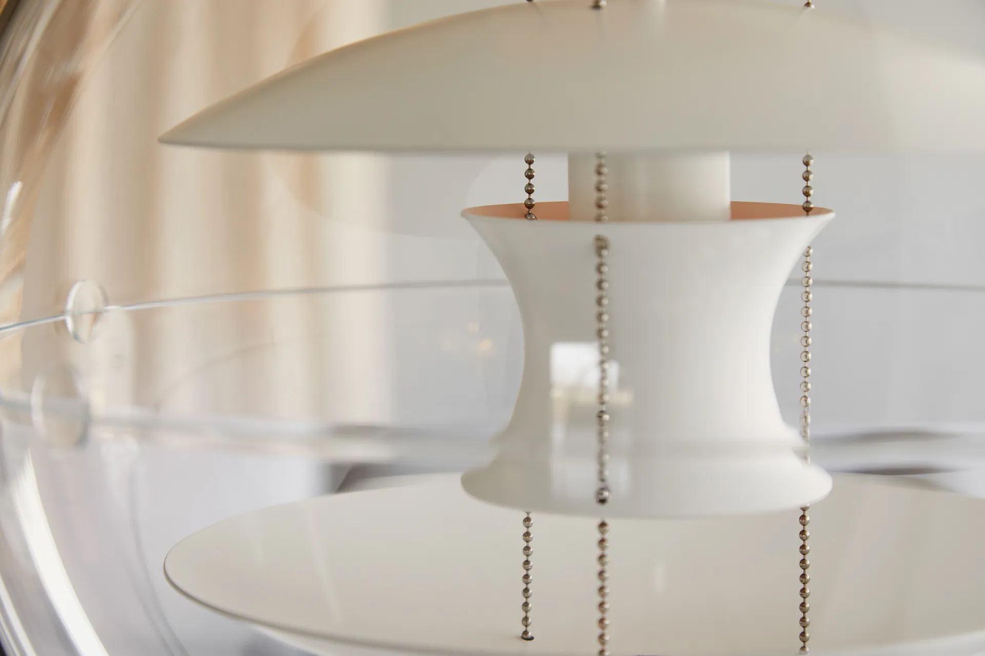 VP Globe Warm Peach ceiling lamp, Ø40 cm Verpan